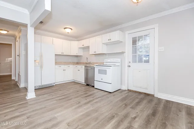 $1,400 | 2314 14th Street, Pascagoula, MS 39567