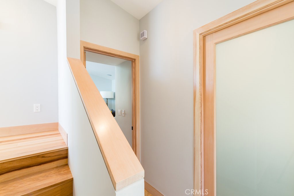 814 Monterey Boulevard Hermosa Beach, CA 90254 - Photo 15 of 28 a view of a staircase