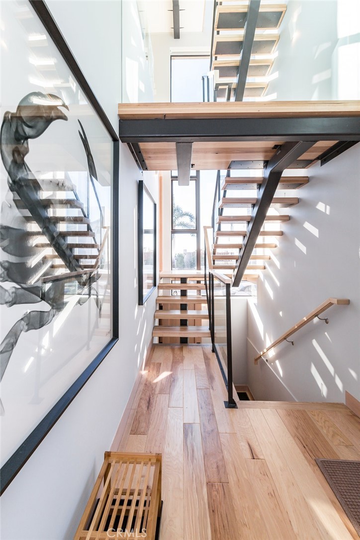 814 Monterey Boulevard Hermosa Beach, CA 90254 - Photo 2 of 28 a view of a living room with a large window