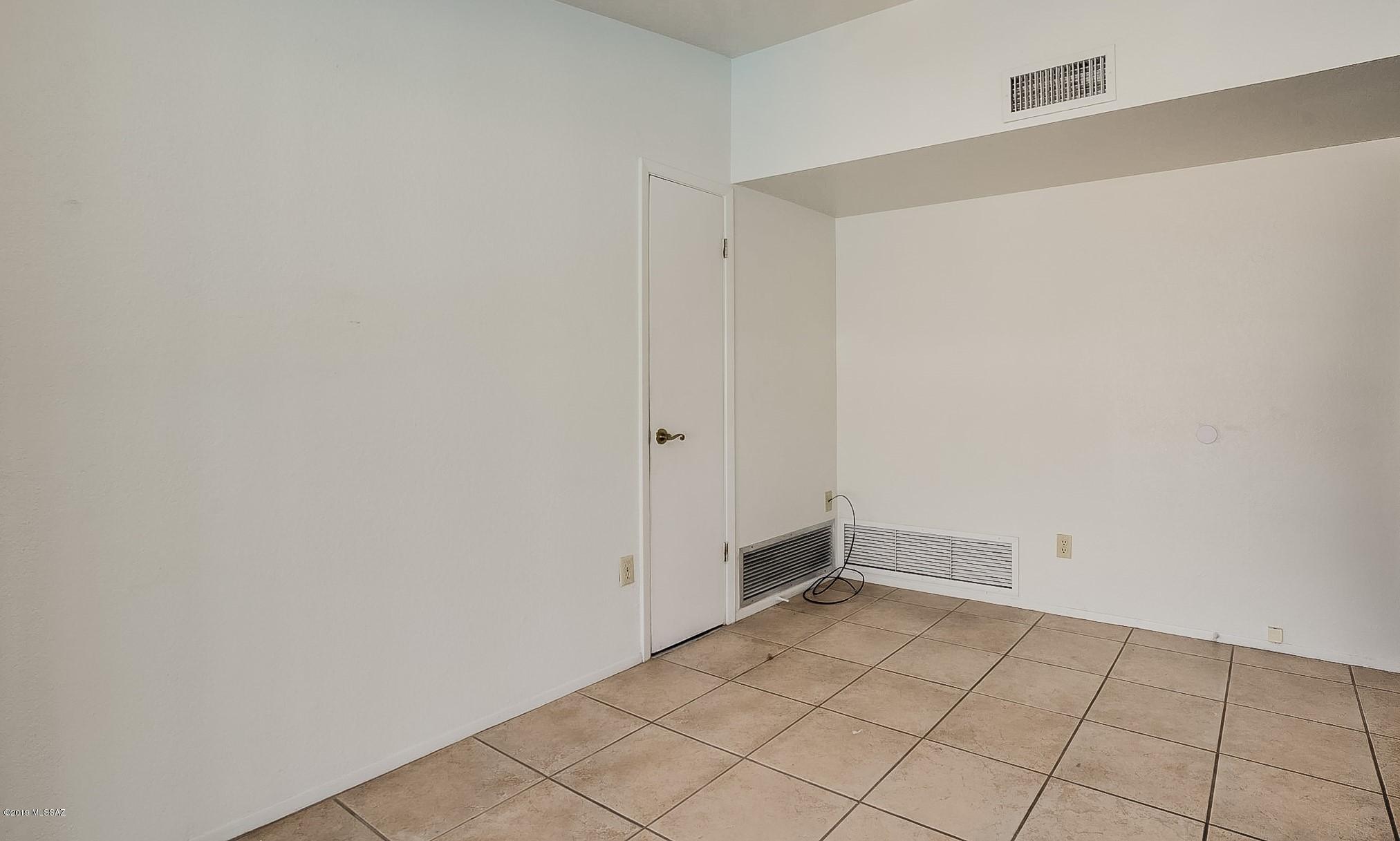 3573 South Randi Place Tucson, AZ 85730 - Photo 17 of 39