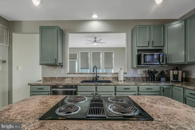 $585,000 | 3927 Hedgemeade Court, White Plains, MD 20695