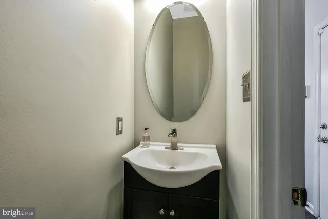 $585,000 | 3927 Hedgemeade Court, White Plains, MD 20695