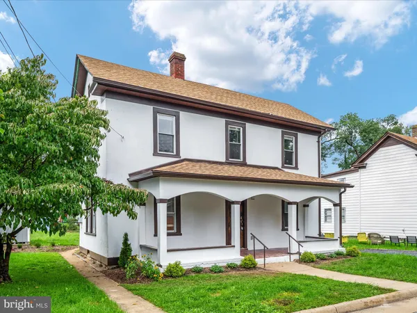 $2,200 | 323 Osage Street, Front Royal, VA 22630