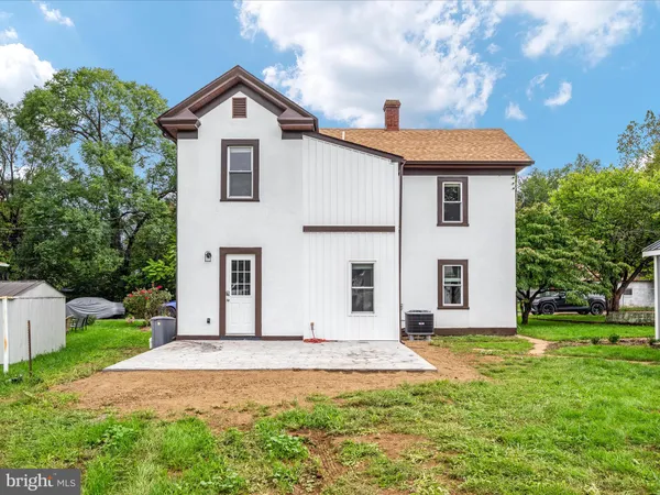 $2,200 | 323 Osage Street, Front Royal, VA 22630