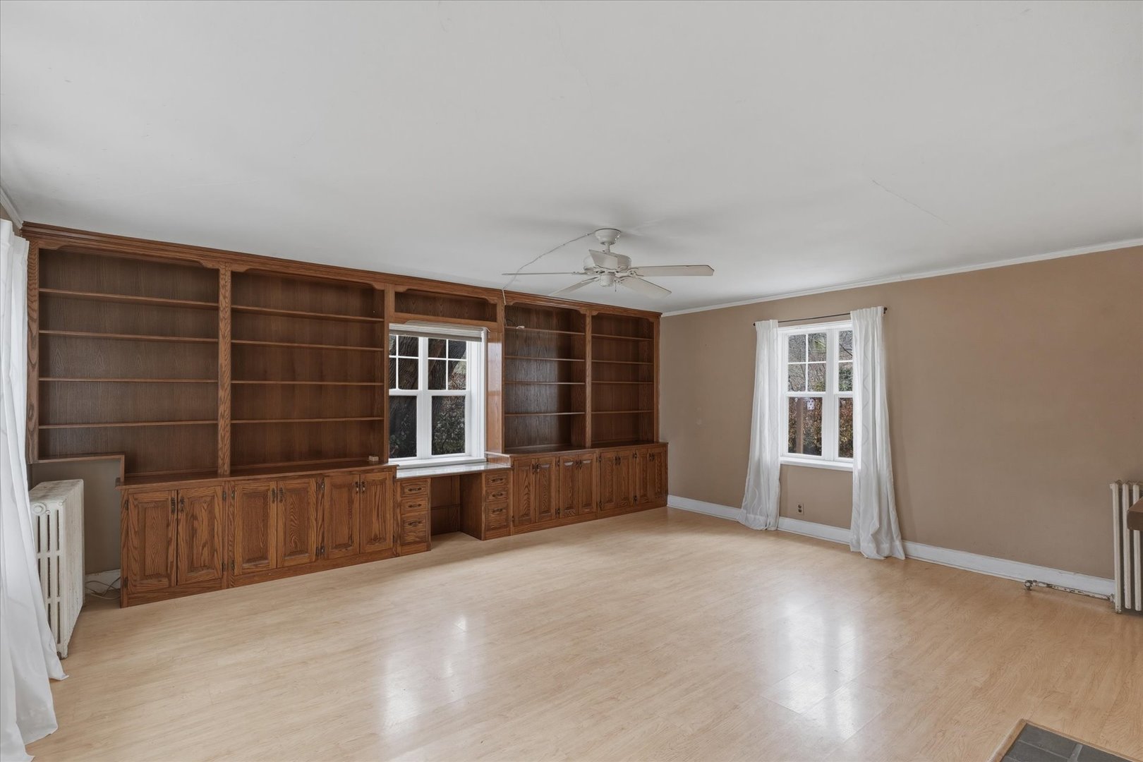 911 Foley Avenue Champaign, IL 61820 - Photo 5 of 37