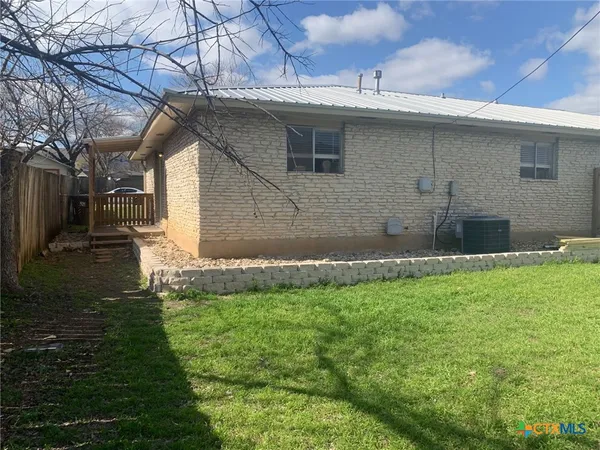 $1,425 | 2107 Magnolia Drive, Unit B, Round Rock, TX 78664
