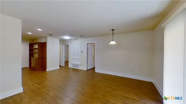 $1,425 | 2107 Magnolia Drive, Unit B, Round Rock, TX 78664