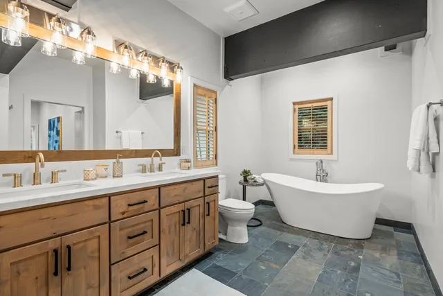 $2,300,000 | 3060 Highlands Drive, Tahoe City, CA 96145