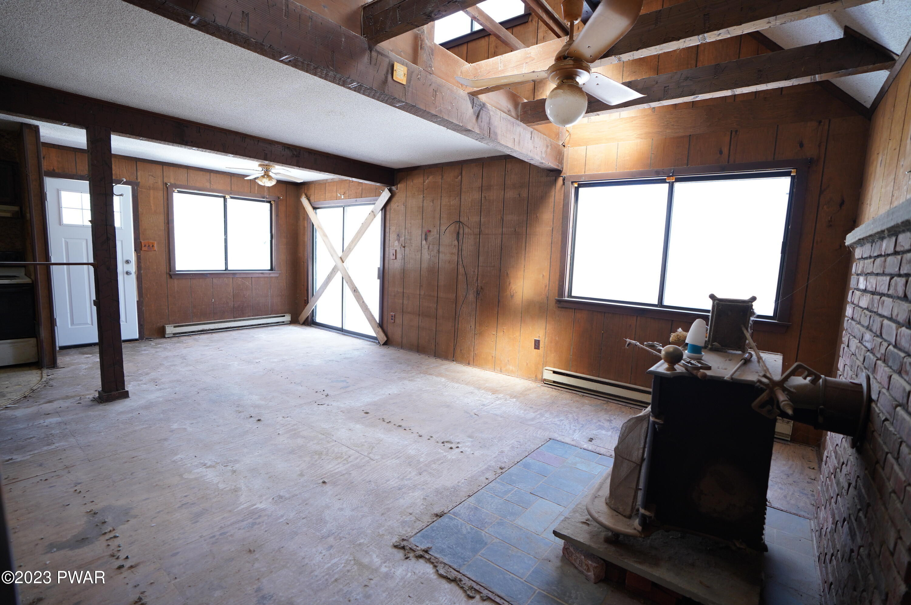 70 Hummingbird Lane Hawley, PA 18428 - Photo 6 of 23 DSC03760