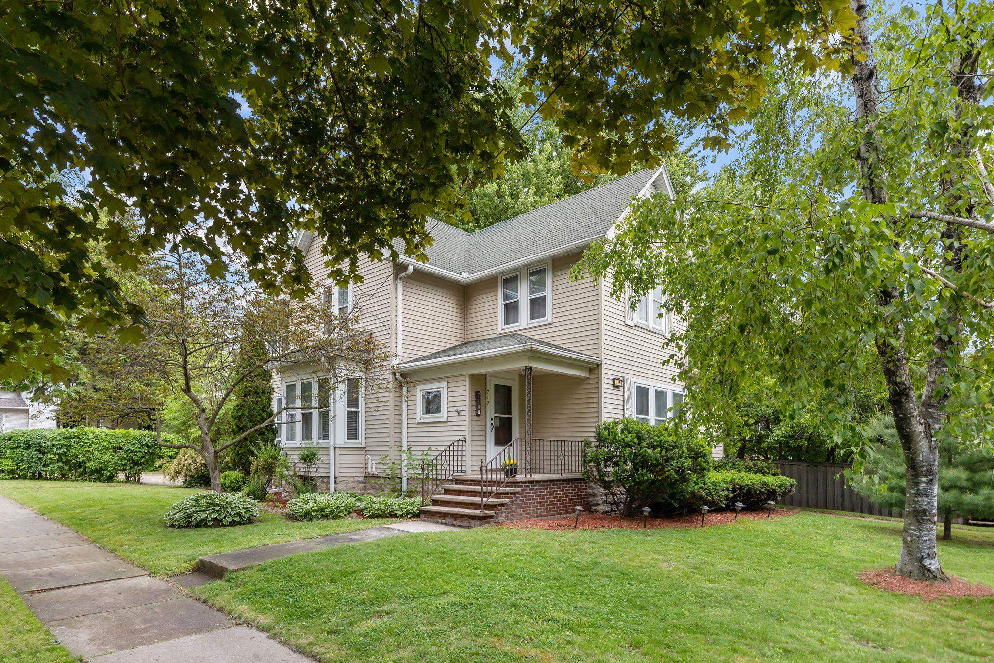 719 South State Street Appleton, WI 54911 - Photo 1 of 68
