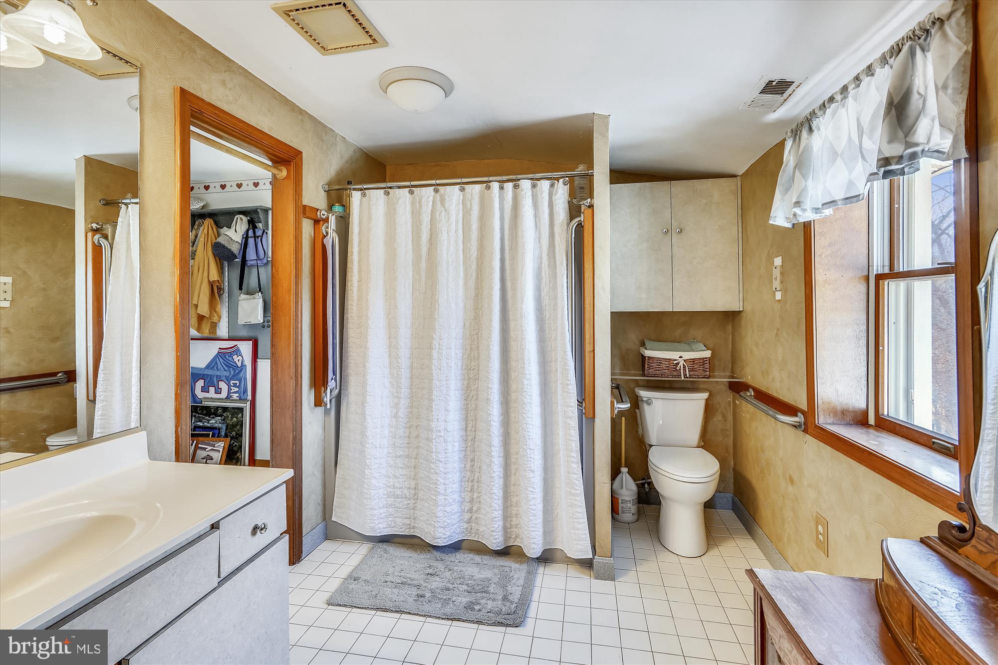 717 Fairhaven Road Tracys Landing, MD 20779 - Photo 30 of 45 MASTER BATHROOM