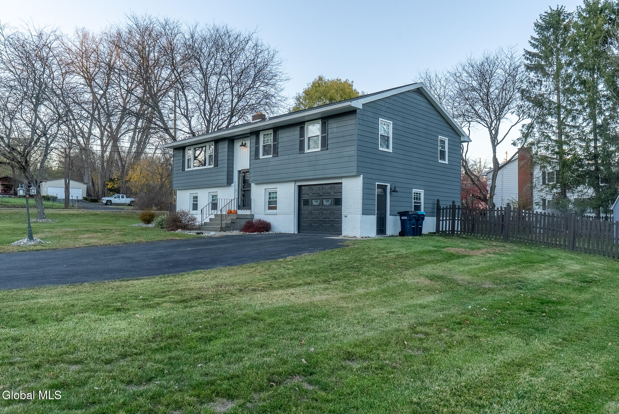 11 Walnut Road Mechanicville, NY 12118 - Photo 2 of 32 11 Walnut Rd Mechanicsville NY (32 of 32