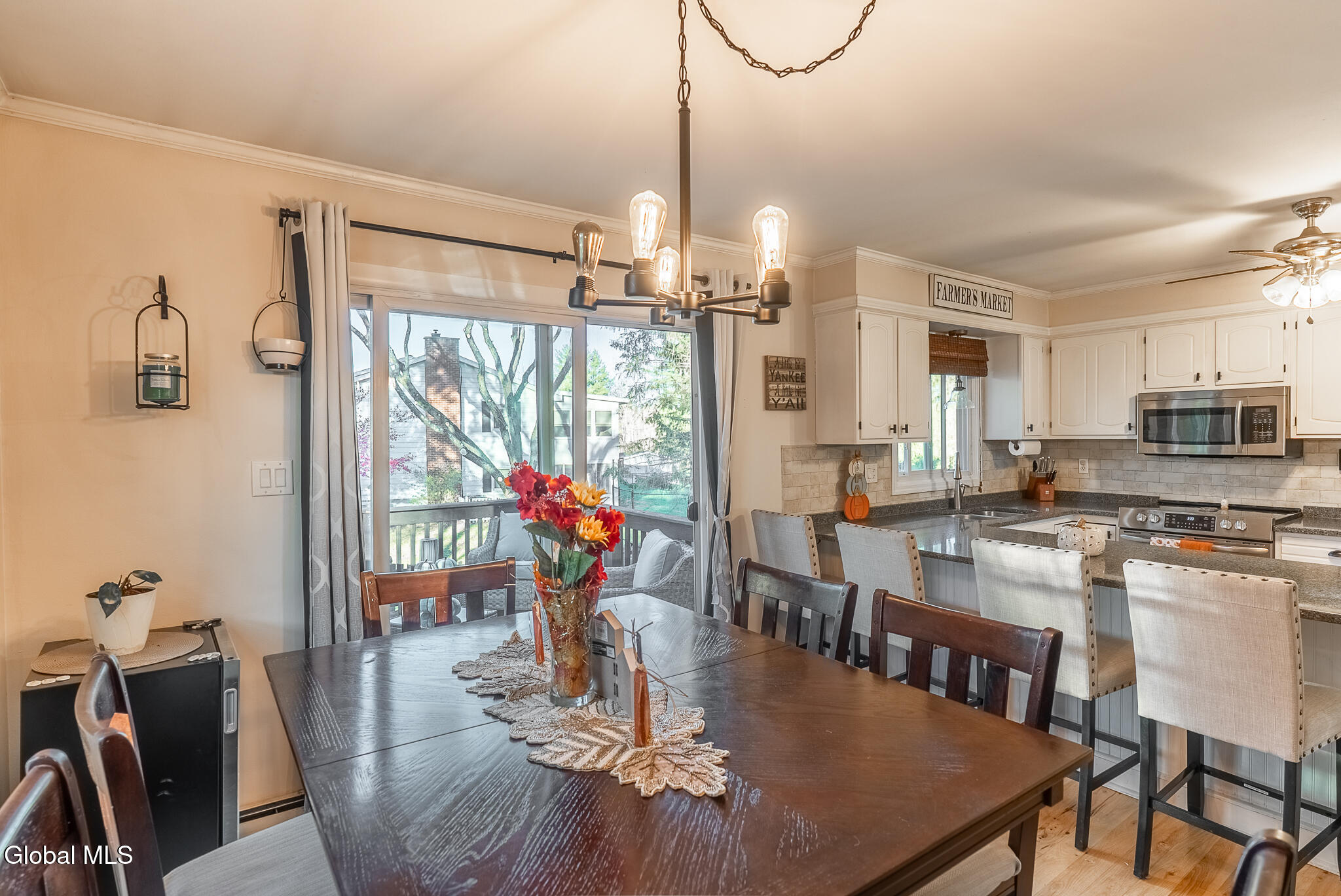 11 Walnut Road Mechanicville, NY 12118 - Photo 9 of 32 11 Walnut Rd Mechanicsville NY (6 of 32)