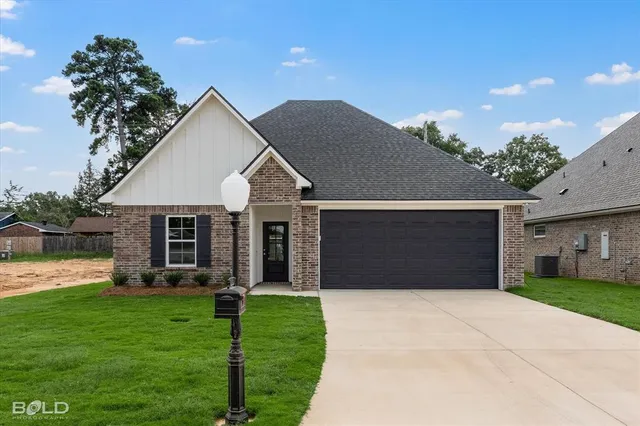 $255,500 | 315 Mousse Ruelle Drive, Shreveport, LA 71106