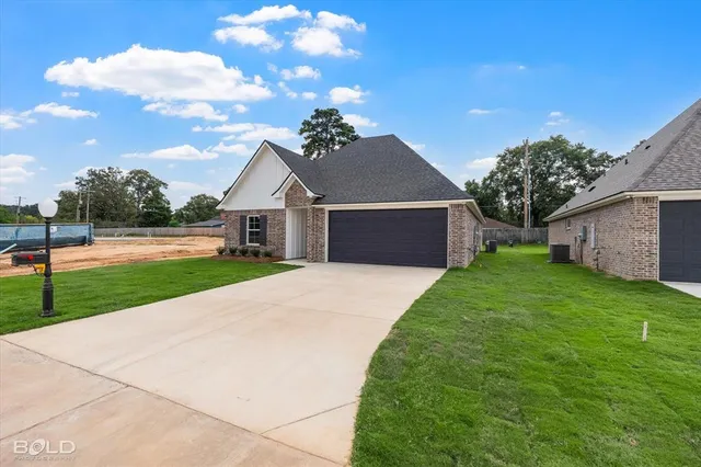 $255,500 | 315 Mousse Ruelle Drive, Shreveport, LA 71106