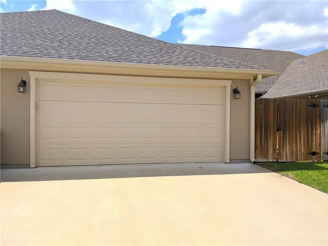$2,100 | 1484 Buena Vista Drive, College Station, TX 77845