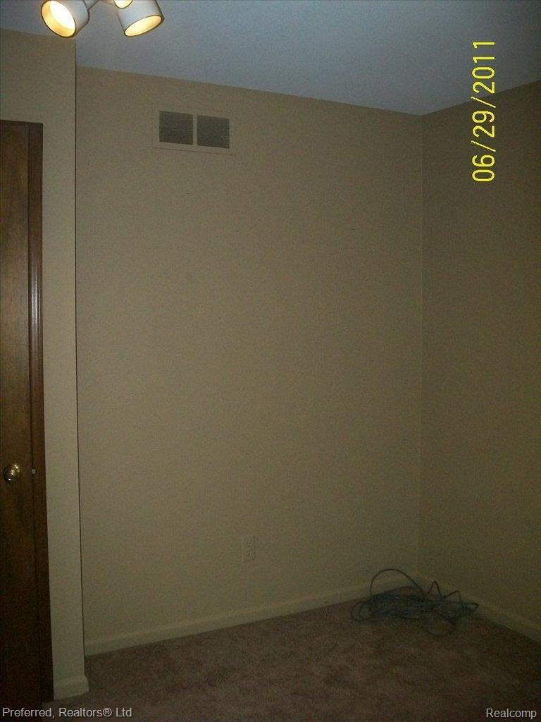 648 Decker Road Walled Lake, MI 48390 - Photo 13 of 22 Bed 2