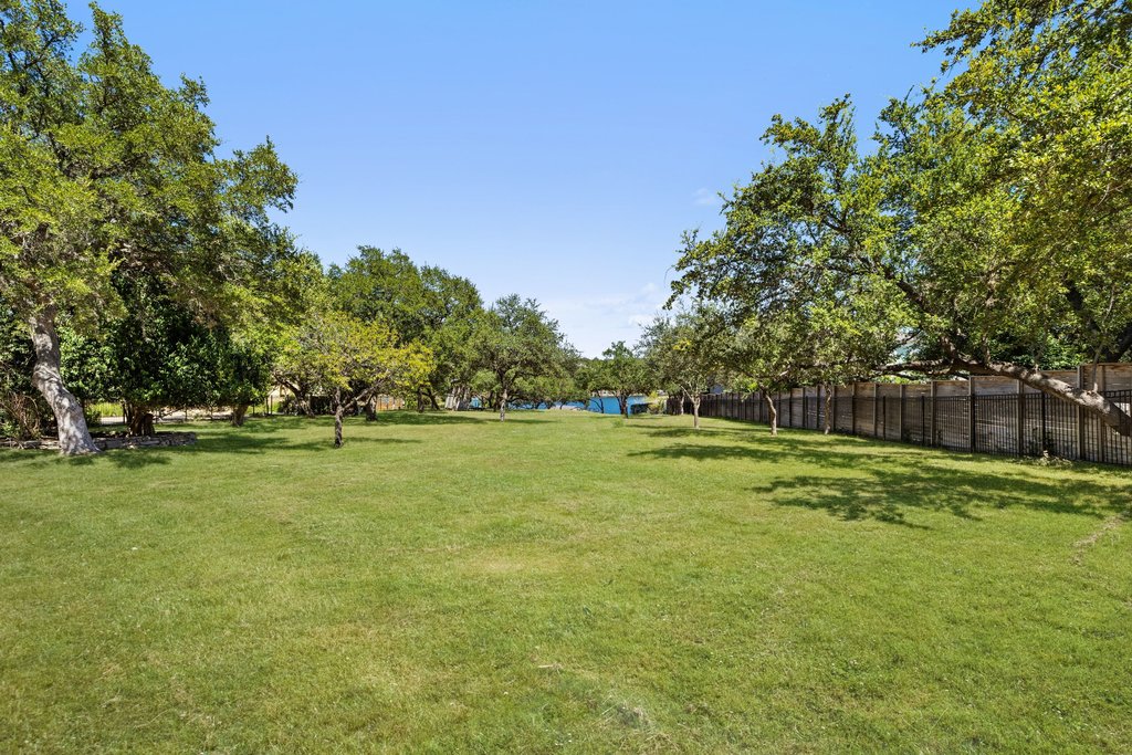 909 Brooks Hollow Road Lakeway, TX 78734 - Photo 14 of 40 Gallery Image 14