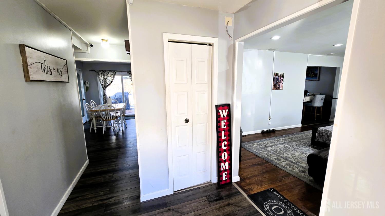7 Stradford Road Sayreville, NJ 08859 - Photo 3 of 38