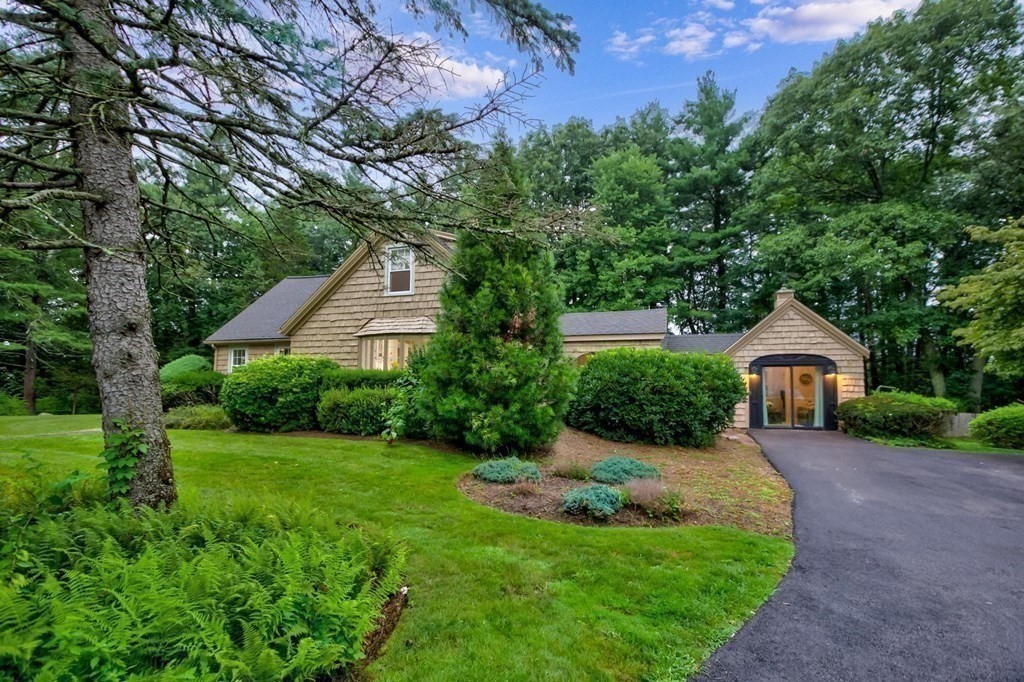 352 York Street Canton, MA 02021 - Photo 2 of 40 Gallery Image 2