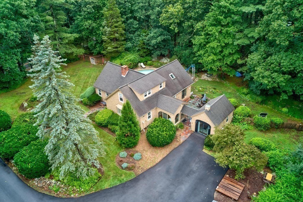 352 York Street Canton, MA 02021 - Photo 4 of 40 Gallery Image 4
