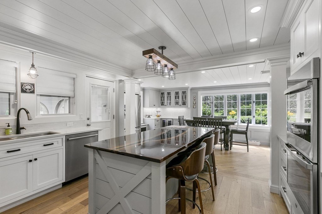 352 York Street Canton, MA 02021 - Photo 8 of 40 Gallery Image 8