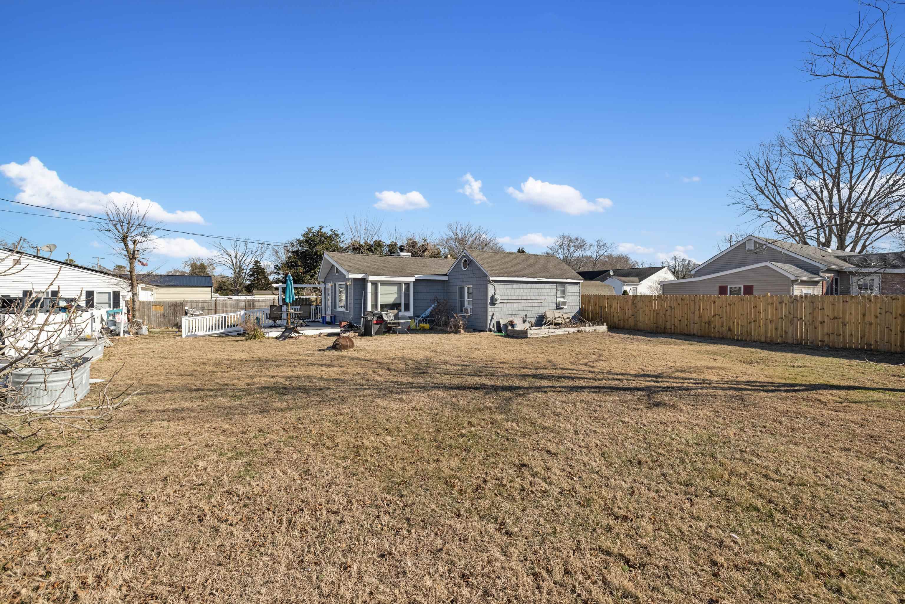 537 Seashore Road Erma, NJ 08204 - Photo 3 of 10