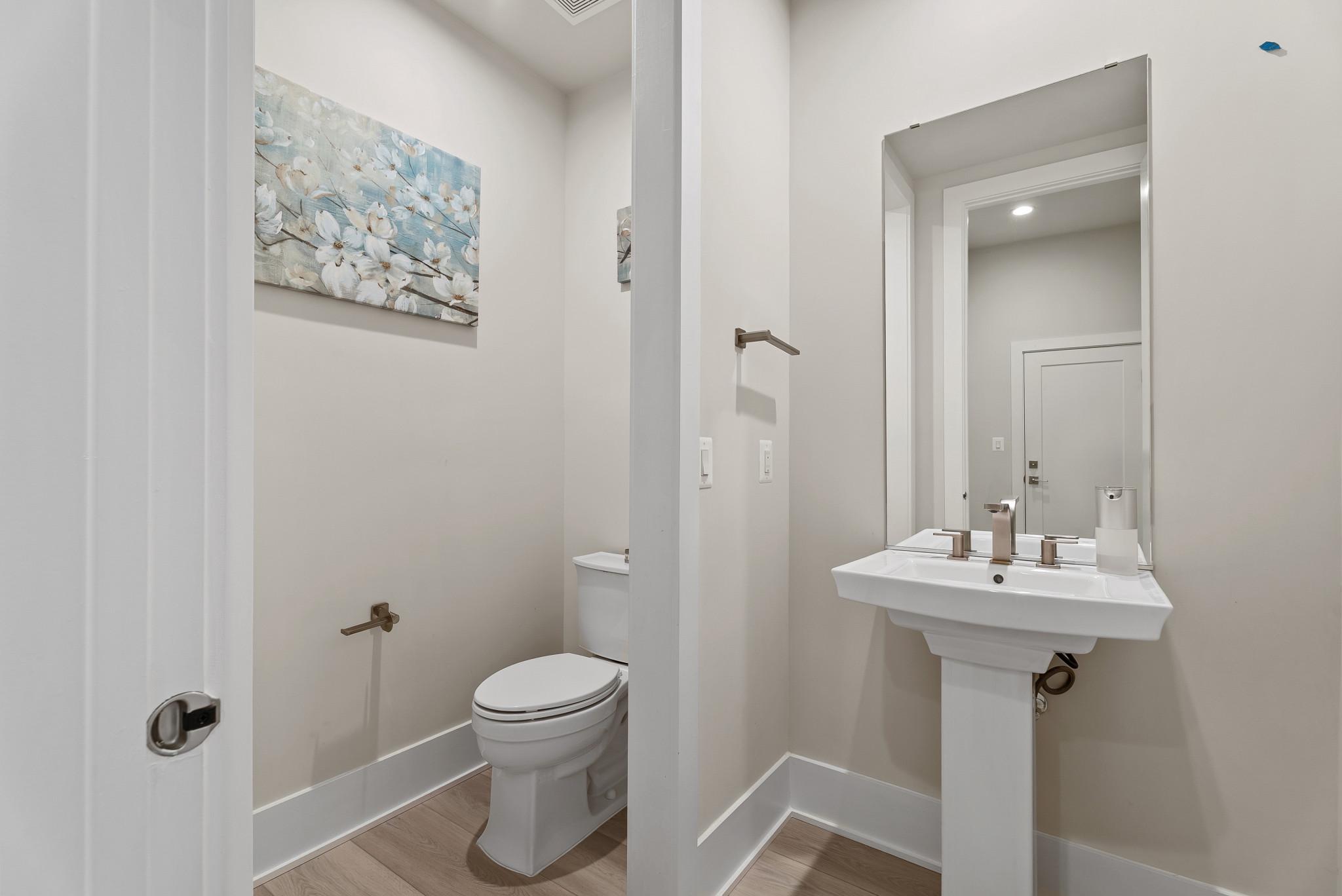 12444 Potomac Hunt Road North Potomac, MD 20878 - Photo 15 of 47 Garage entrance half-bath