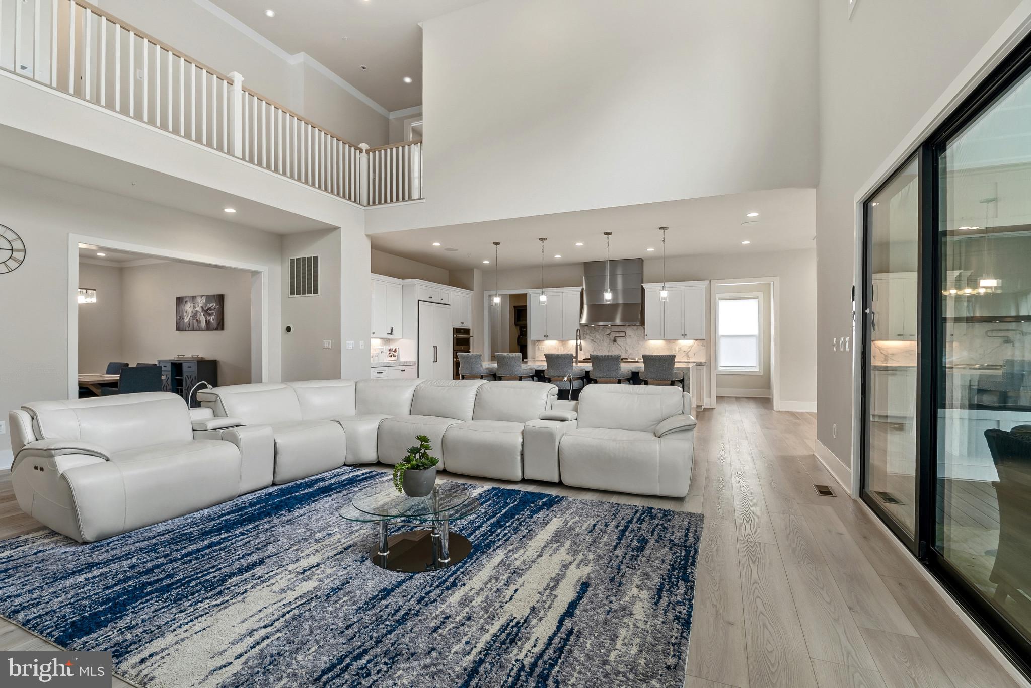 12444 Potomac Hunt Road North Potomac, MD 20878 - Photo 17 of 47 Spacious modern living area with elegance.