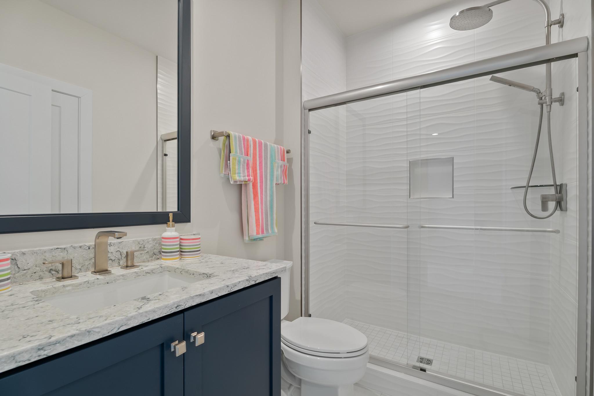 12444 Potomac Hunt Road North Potomac, MD 20878 - Photo 29 of 47 Upstairs bedroom #2 bathroom