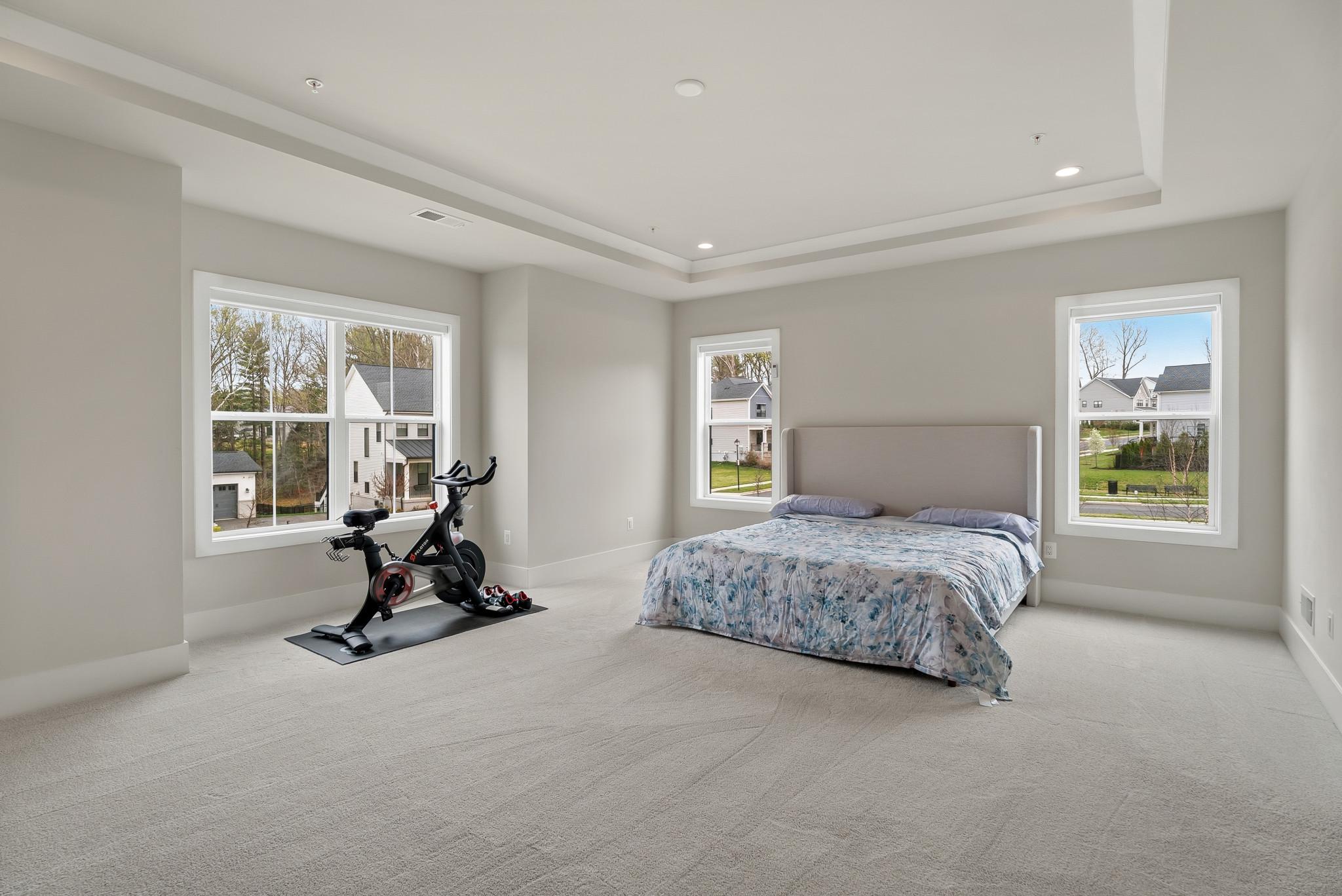 12444 Potomac Hunt Road North Potomac, MD 20878 - Photo 32 of 47 Master bedroom