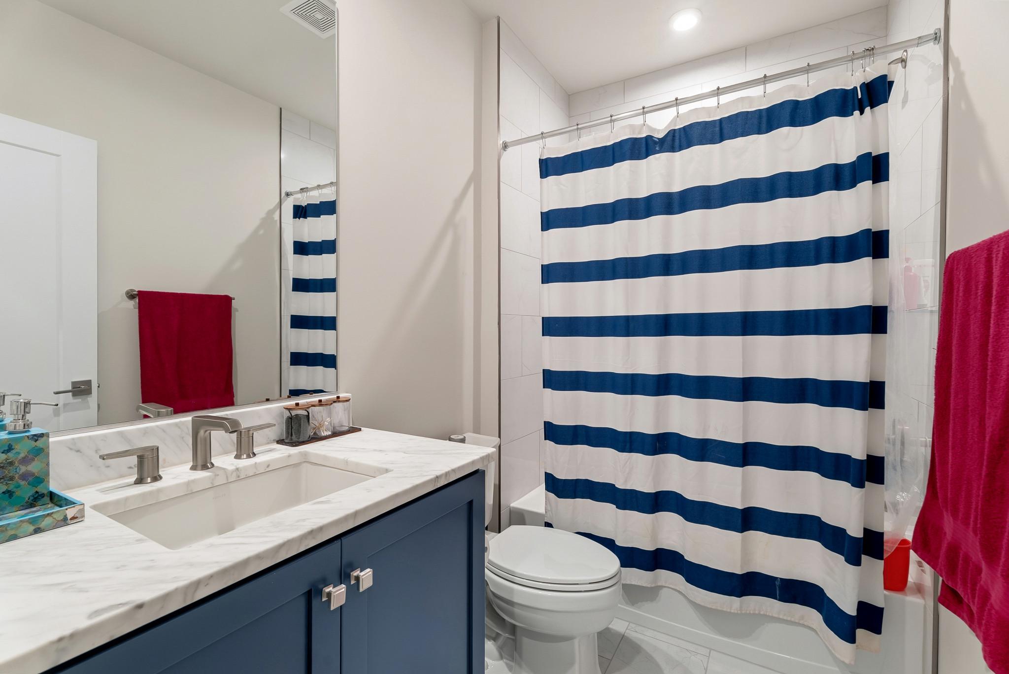12444 Potomac Hunt Road North Potomac, MD 20878 - Photo 39 of 47 Basement bedroom bathroom