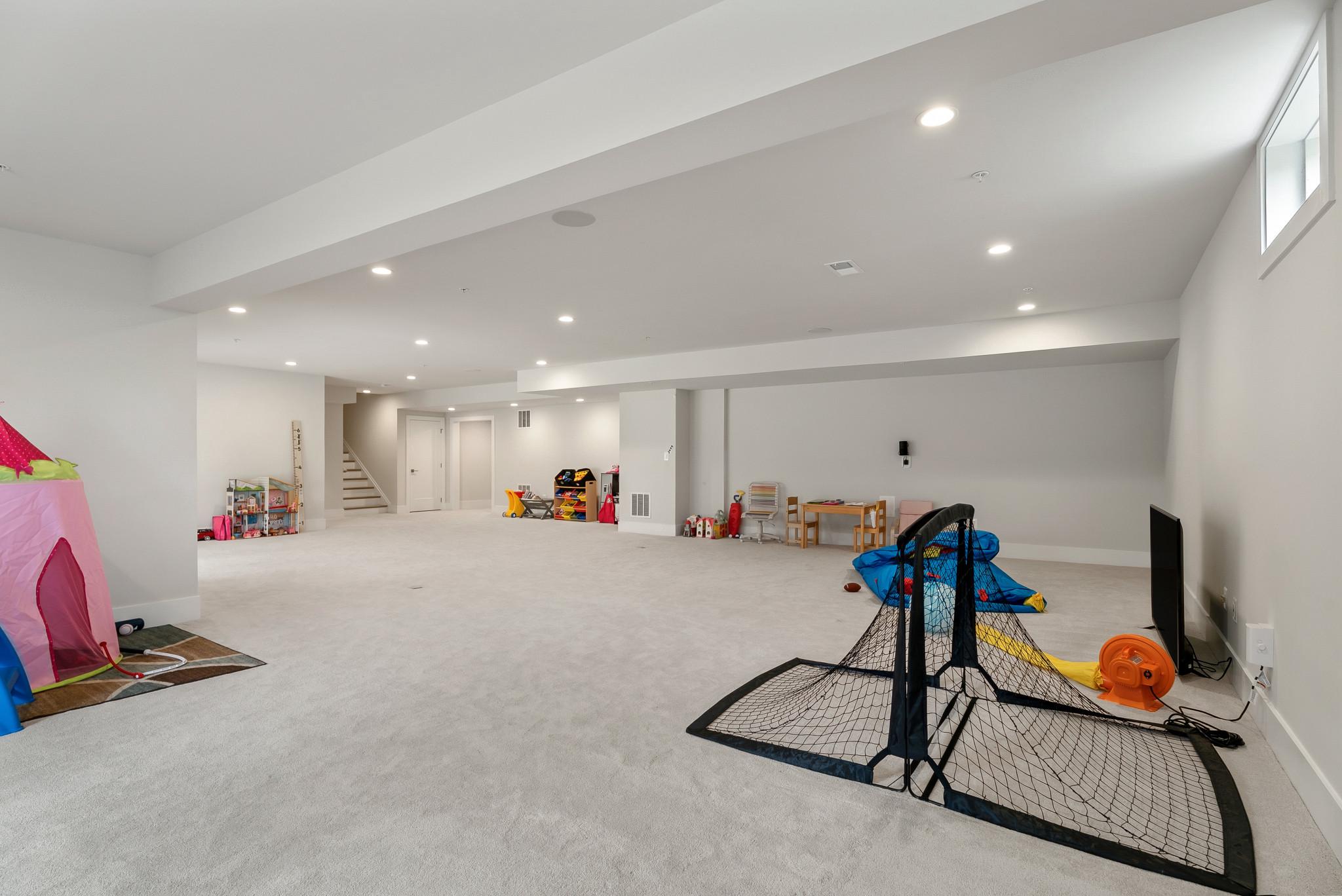 12444 Potomac Hunt Road North Potomac, MD 20878 - Photo 41 of 47 Spacious, versatile basement