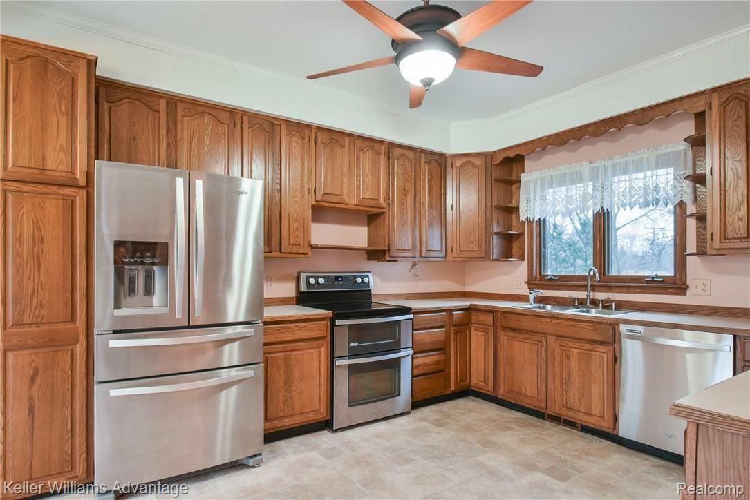 10010 Stark Road Livonia, MI 48150 - Photo 23 of 49 DSC_2787.jpg