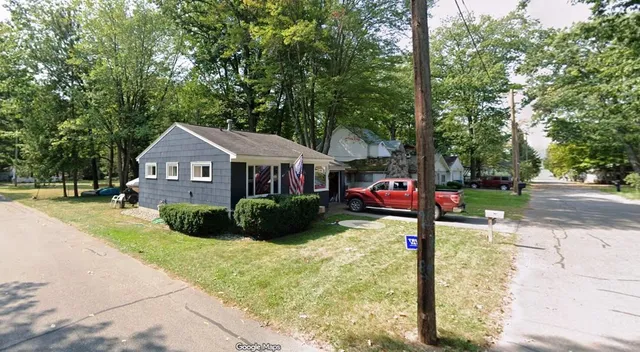 $104,900 | 201 Beechwood Avenue, Houghton Lake, MI 48629