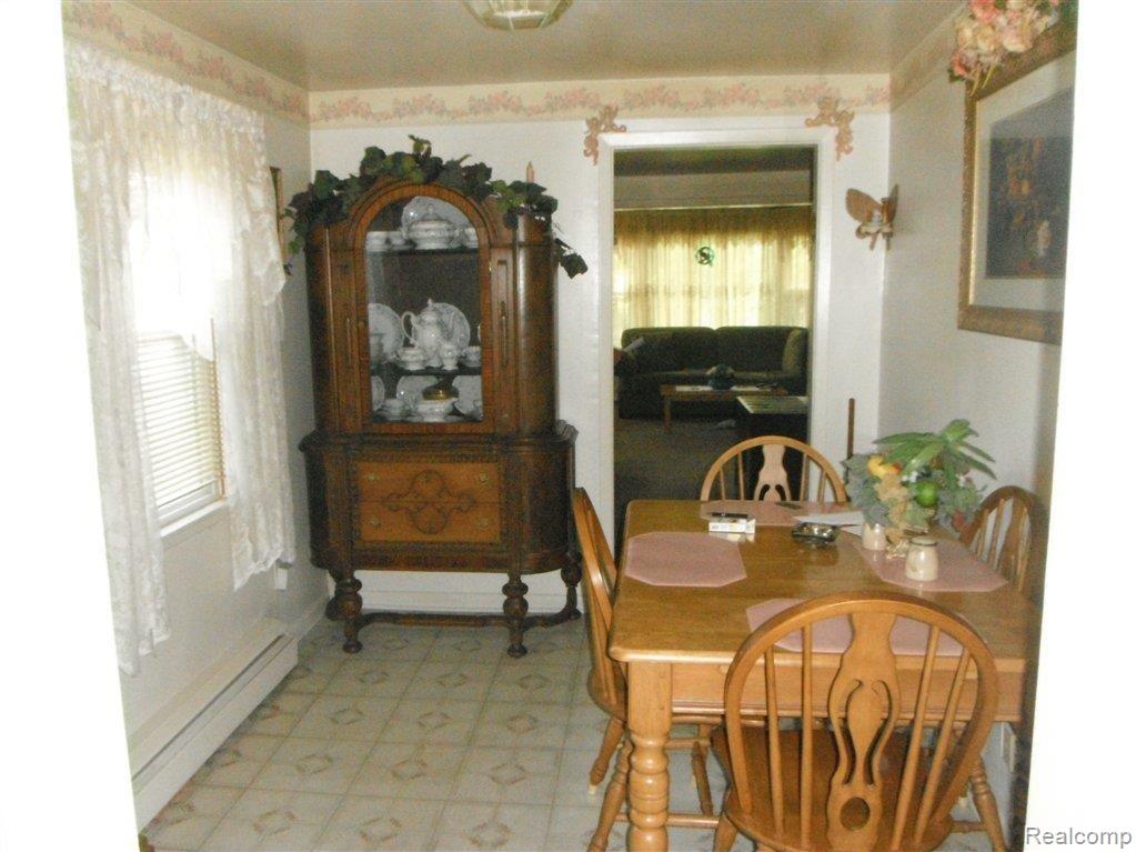 6674 Edwards Road Belleville, MI 48111 - Photo 3 of 8 6674 eDWARDS 009.jpg