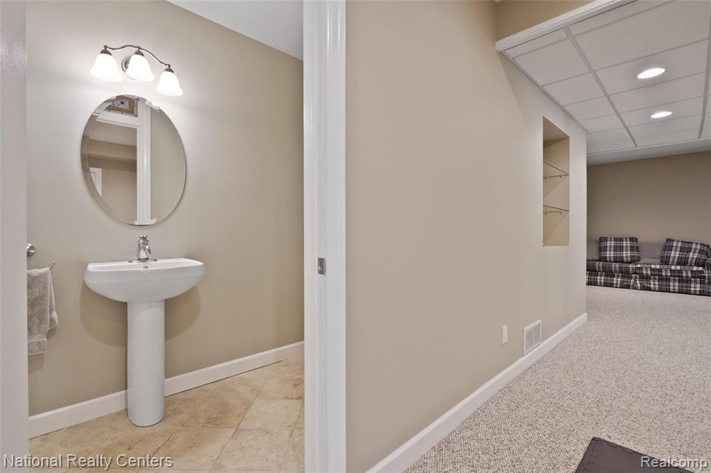 801 Peach Tree Lane Rochester Hills, MI 48306 - Photo 40 of 54