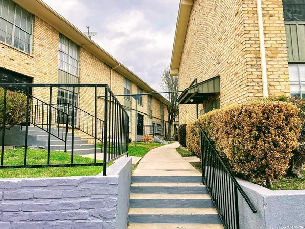 $1,450 | 6611 Southpoint Street, Unit 126B, San Antonio, TX 78229