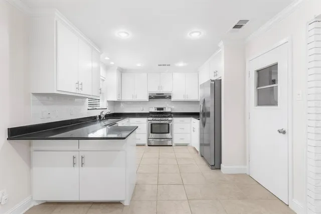 $2,500 | 831 Warren Way, Richardson, TX 75080