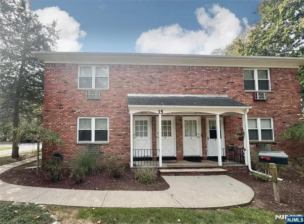 $2,000 | 15-1 Spruce Street, Unit 151, Oakland, NJ 07436