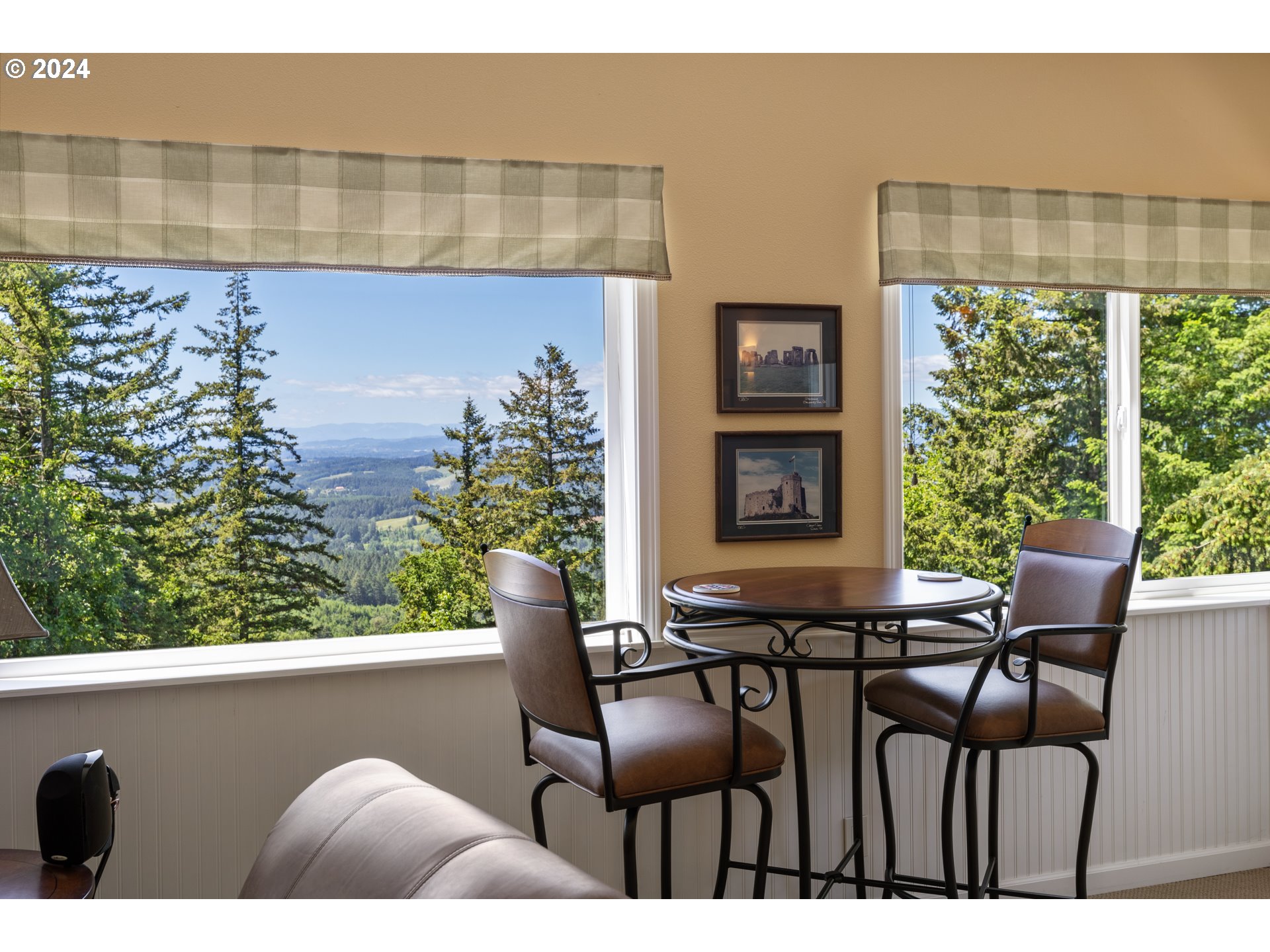 19100 Southwest Finnigan Hill Road Newberg, OR 97132 - Photo 24 of 48 a view of a dining room with furniture and window