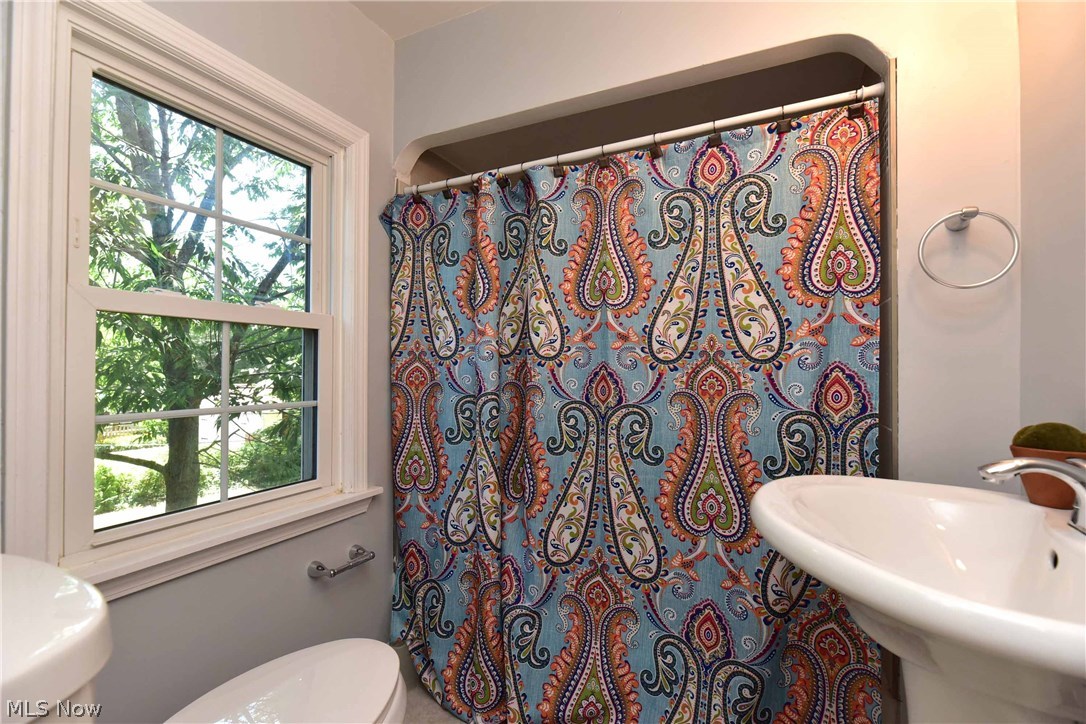 1044 Pennfield Road Cleveland, OH 44121 - Photo 24 of 26
