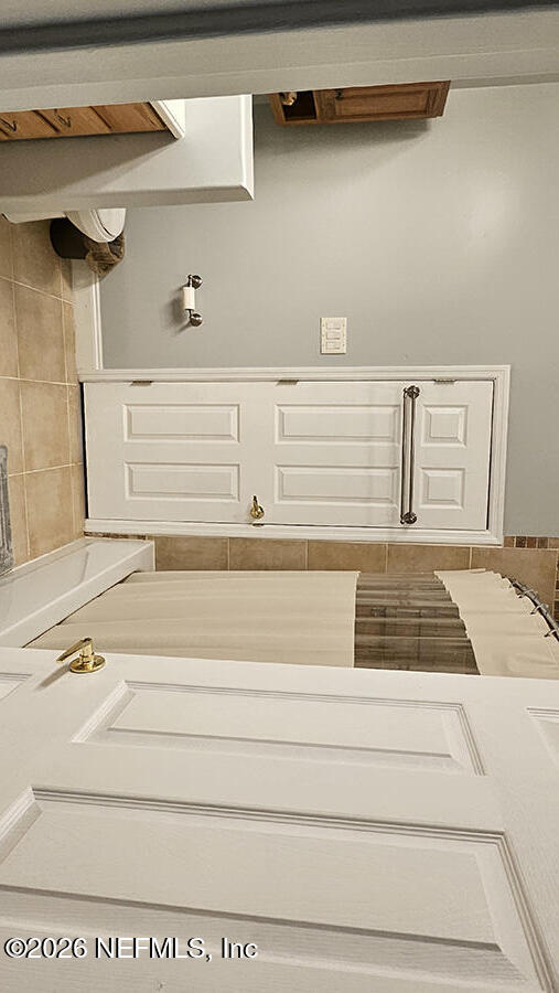 200 Mockingbird Court Georgetown, FL 32139 - Photo 16 of 30 Guest bath 1