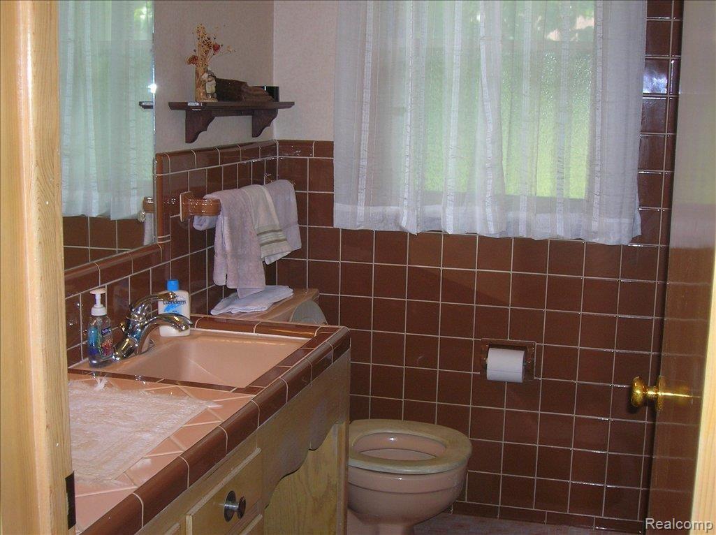 14373 Salem Road Redford, MI 48239 - Photo 13 of 22 Main Bath