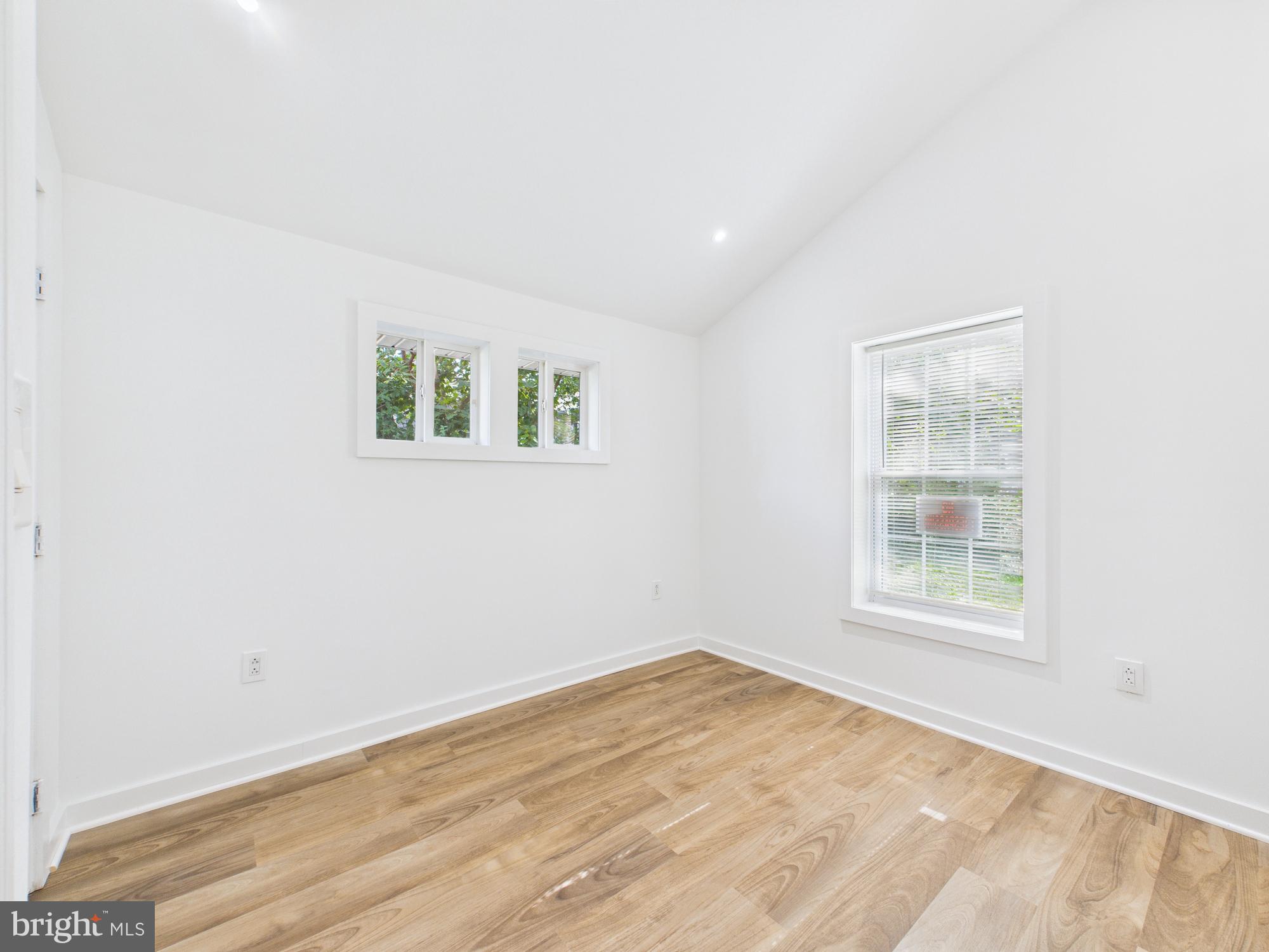 944 Balboa Avenue Capitol Heights, MD 20743 - Photo 24 of 49 an empty room with a window