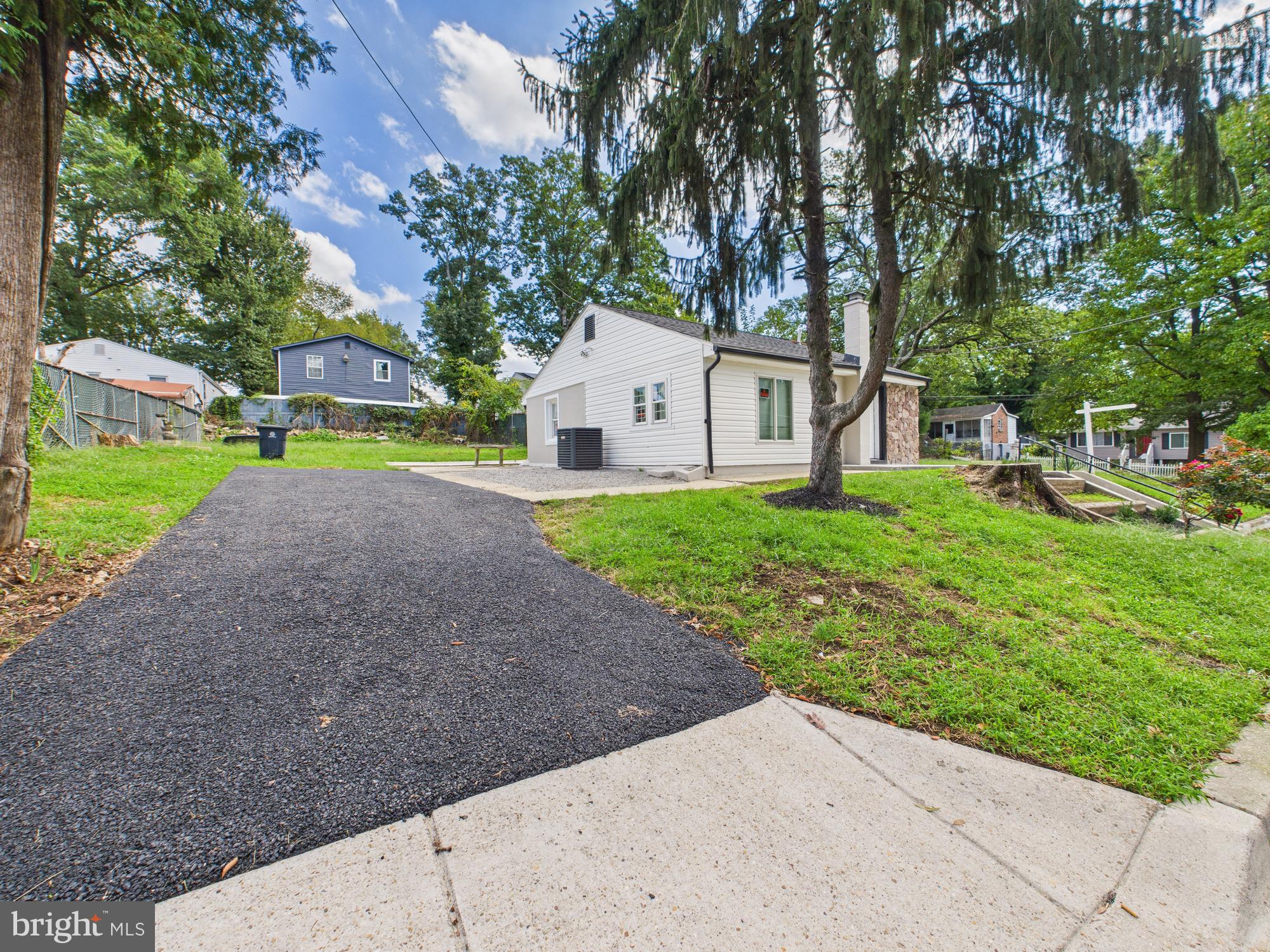 944 Balboa Avenue Capitol Heights, MD 20743 - Photo 38 of 49 a house view with a garden space