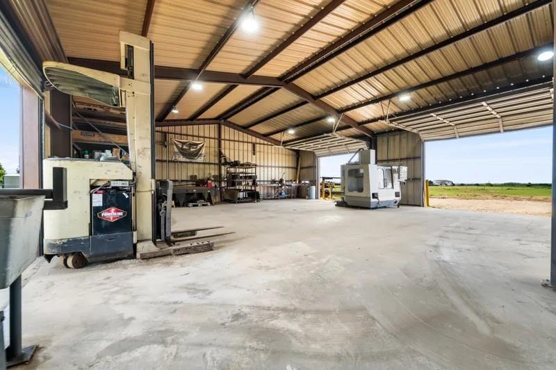 8085 Jackson Road Krum, TX 76249 - Photo 28 of 38