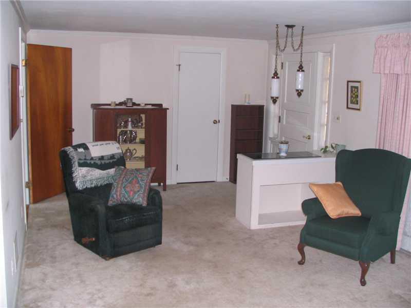 398 Riverside Drive Augusta, ME 04330 - Photo 9 of 19 Living Room.