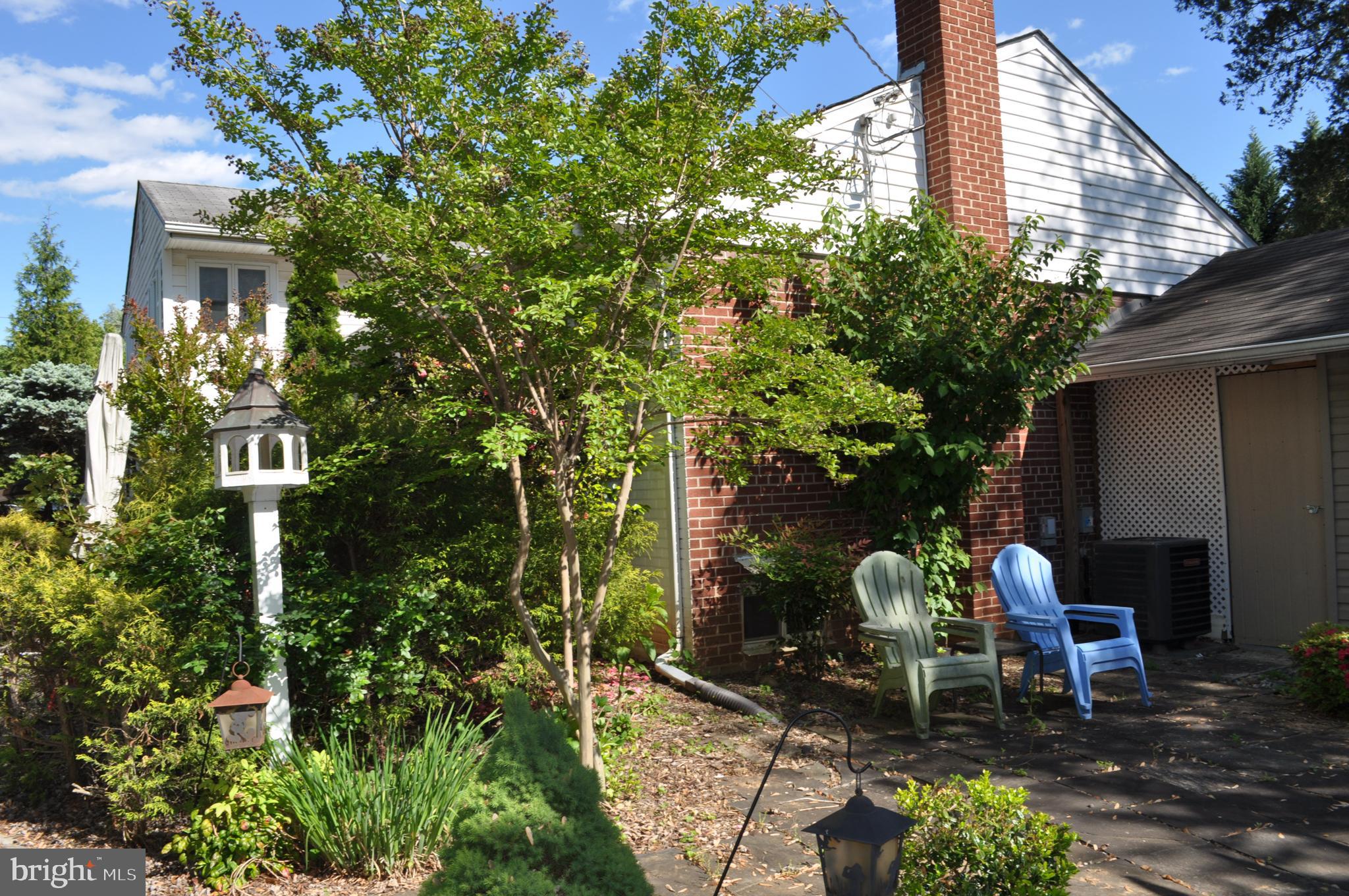 6000 Greentree Road Bethesda, MD 20817 - Photo 15 of 18 Yard - 2