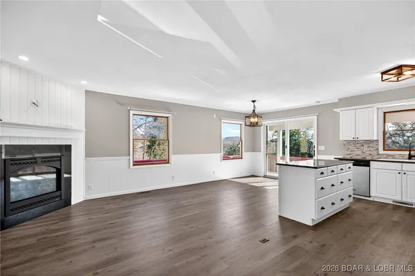 $315,000 | 43 Good Neighbors Loop, Camdenton, MO 65020